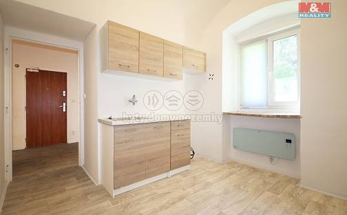 Prodej bytu 2+1 46 m², Libušina, Karlovy Vary