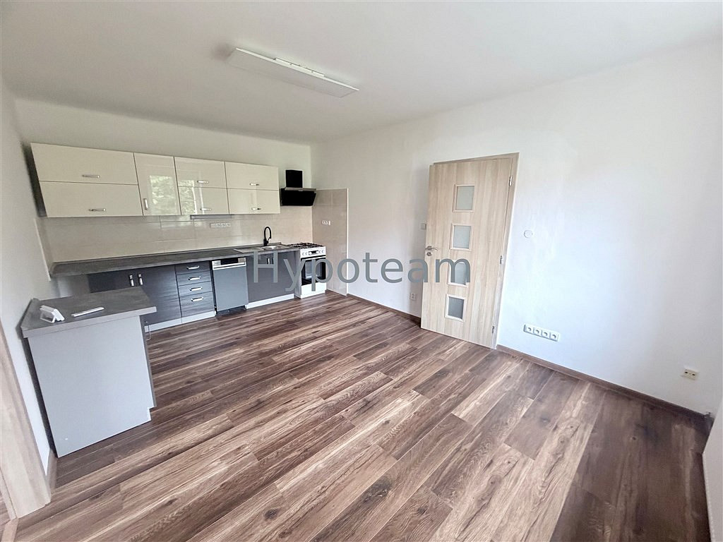 Pronájem bytu 2+kk 48 m² — photo 3