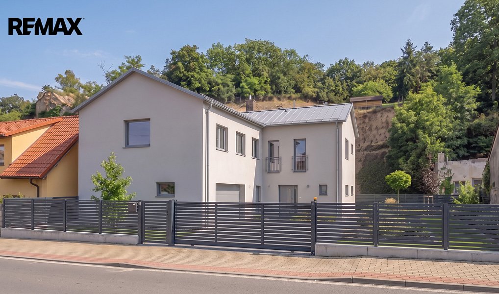 Prodej stavebního pozemku 2 294 m², Úvaly – náhled fotky 8