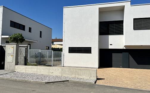 Prodej domu 172 m² s pozemkem 323 m², Vrbová, Vestec, okres Praha-západ