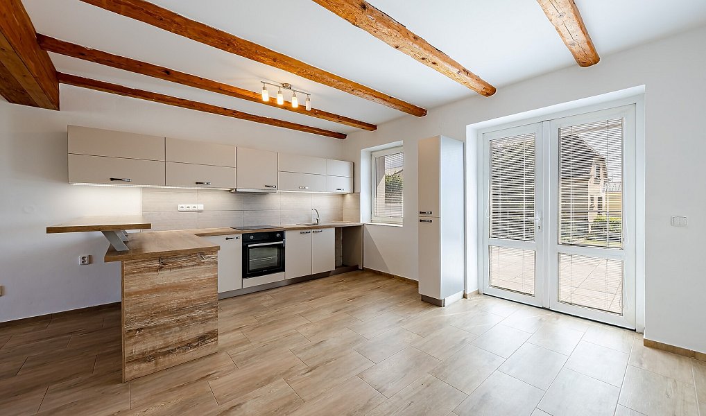 Pronájem domu 175 m² s pozemkem 722 m², Kunovice – náhled fotky 3