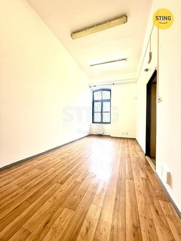 Pronájem kanceláře 17 m² – fotografie 2