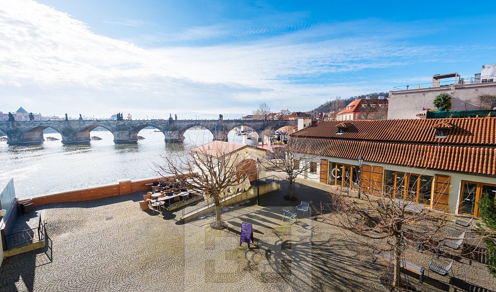 Pronájem bytu 1+kk 47 m², Praha – náhled fotky 17