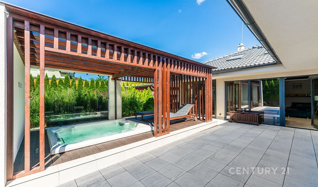 Prodej domu 148 m² s pozemkem 796 m², Lány – náhled fotky 3