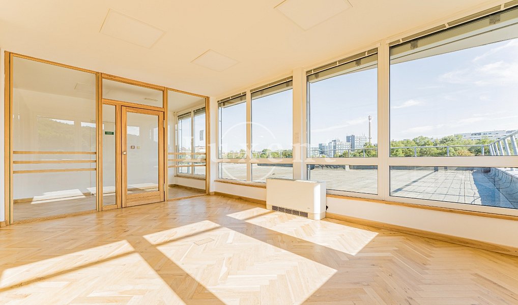 Pronájem kanceláře 257 m², Praha – fotka 1 z 30