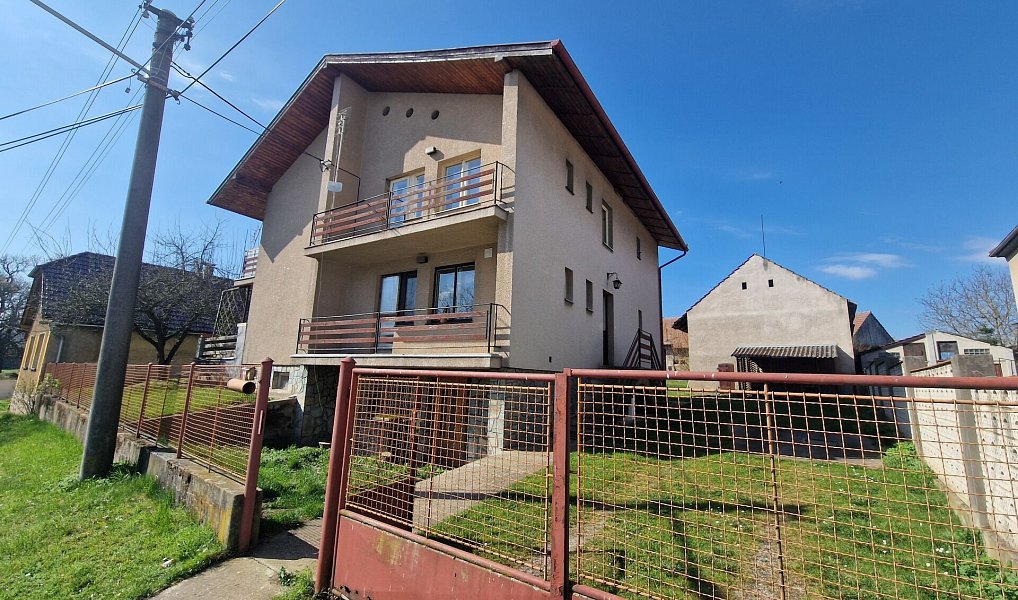 Prodej domu 300 m² s pozemkem 2 907 m², Hostomice – náhled fotky 7