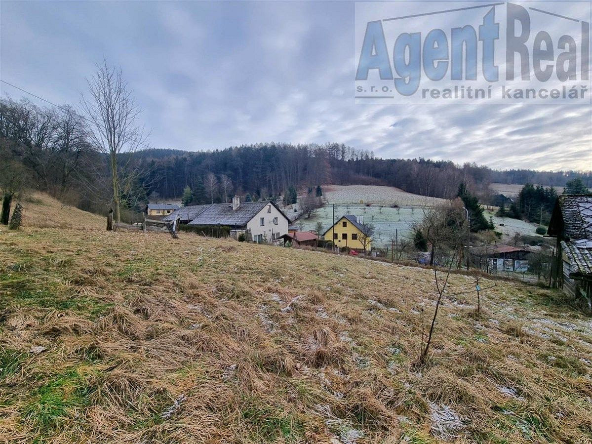 Prodej stavebního pozemku 2 565 m² – fotografie 2