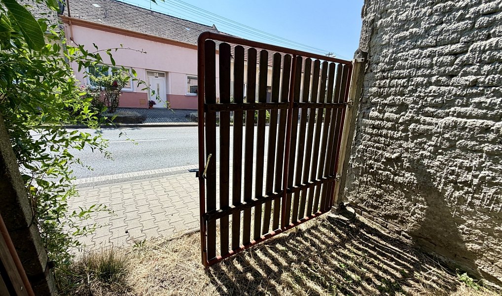 Prodej stavebního pozemku 256 m², Ostrožská Nová Ves – náhled fotky 3
