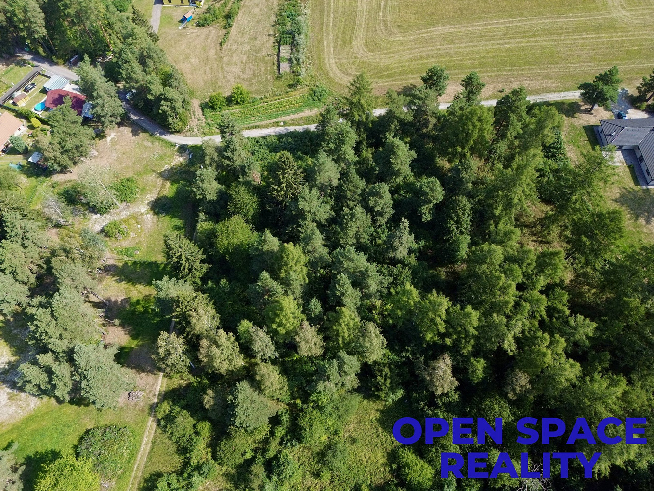 Prodej stavebního pozemku 1 762 m² – fotografie 3