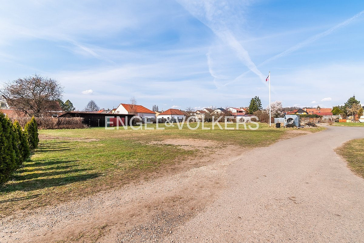 Pronájem komerčního pozemku 2 593 m² – fotografie 3