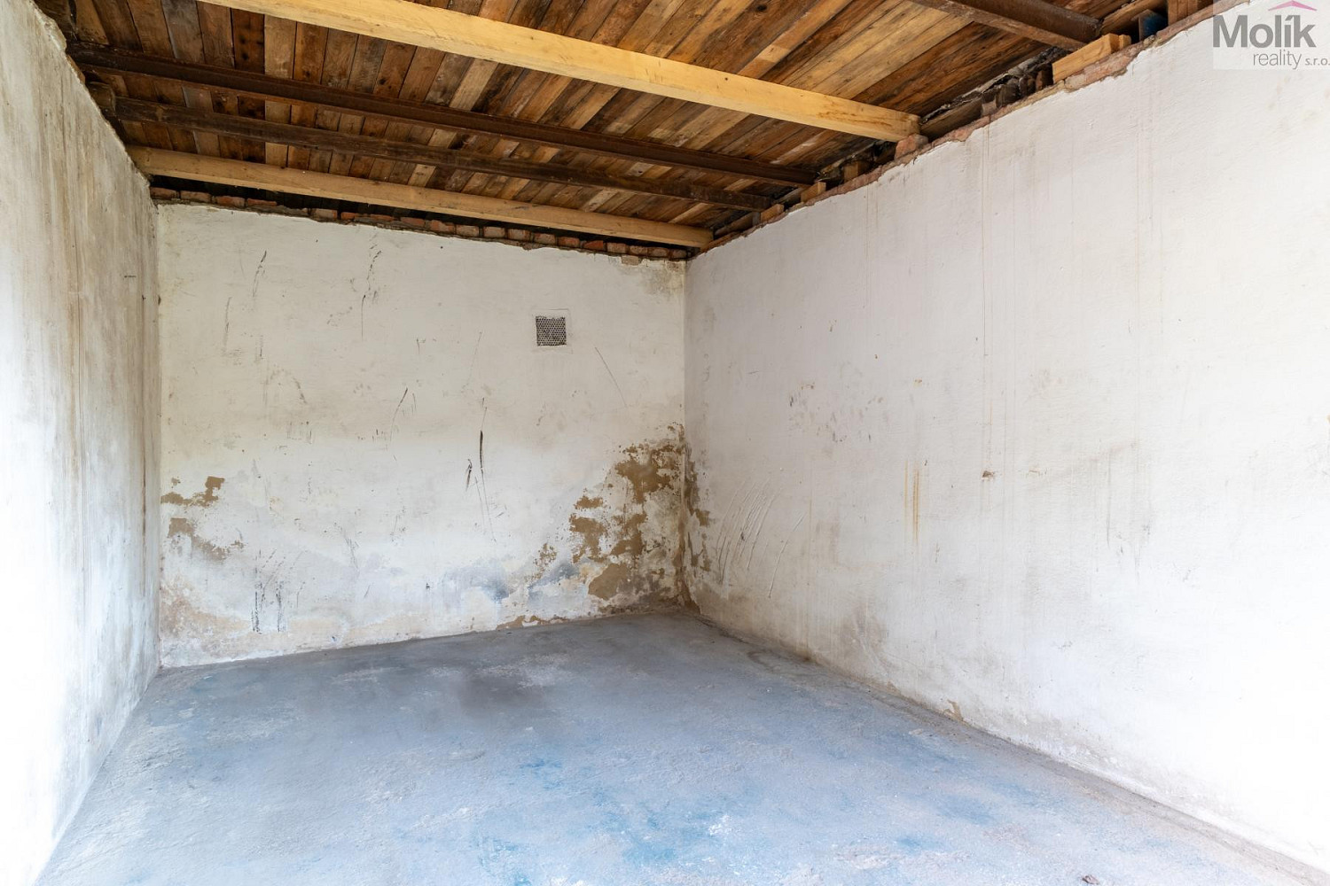 Prodej garáže 19 m2 v uzavřeném areálu duchcov — photo 4