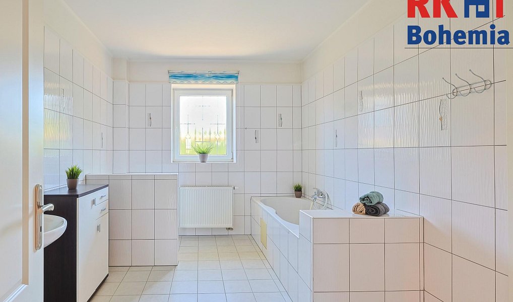 Prodej domu 266 m² s pozemkem 1 426 m², Šestajovice – náhled fotky 30