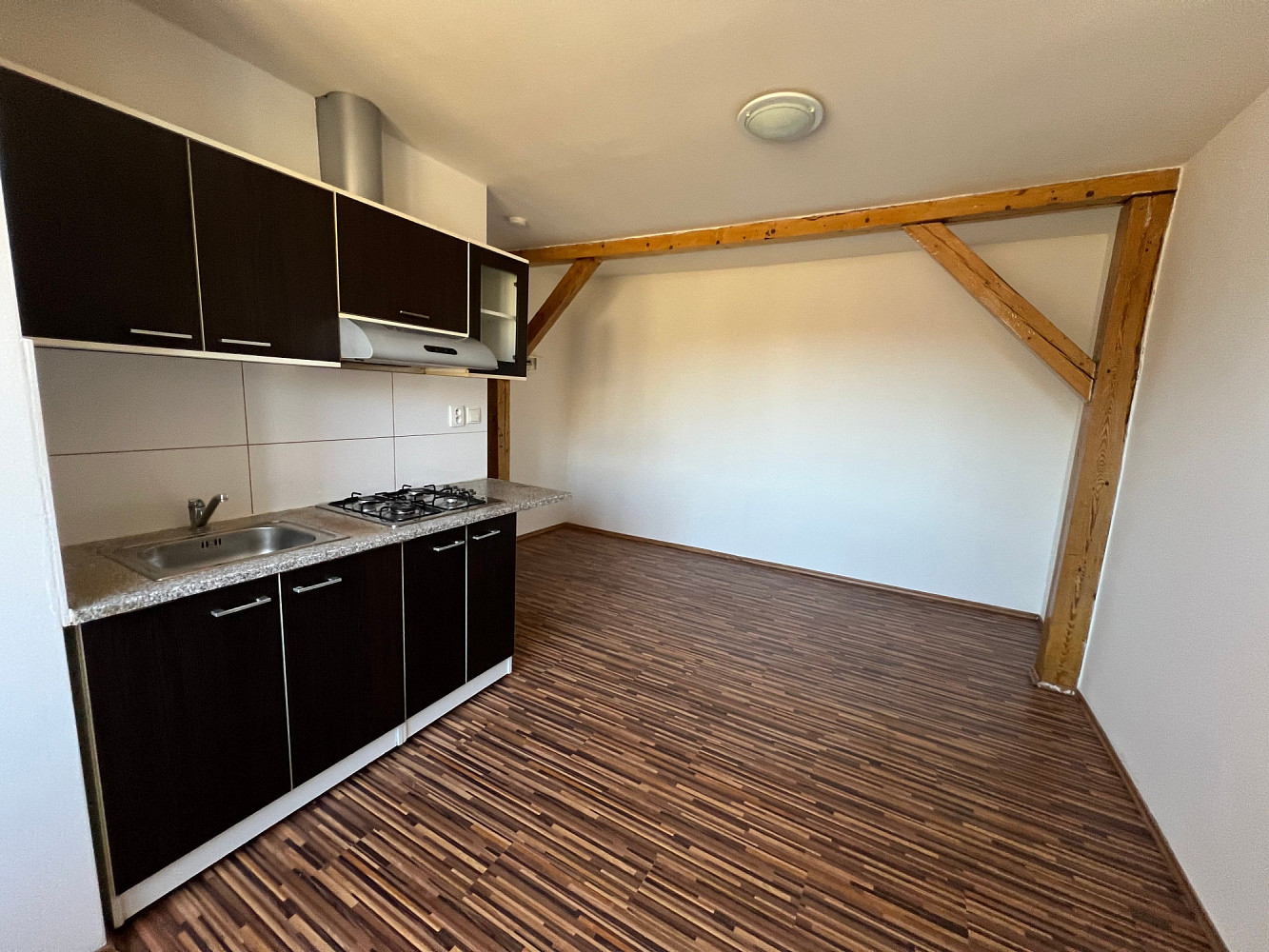 Pronájem bytu 1+kk 21 m² — photo 2