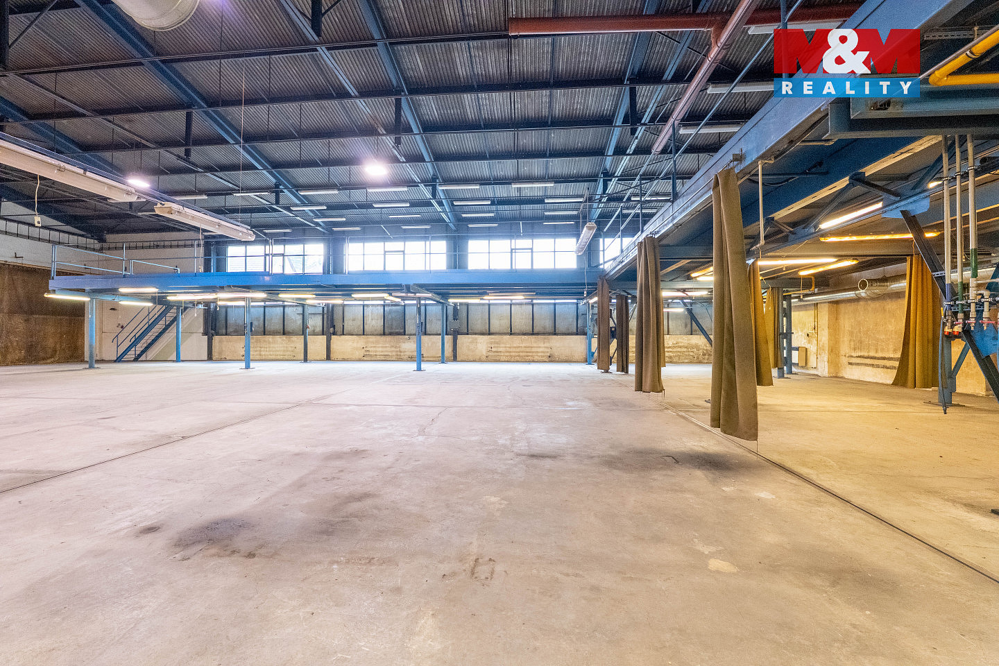 Prodej výrobních prostor 714 m² — photo 2