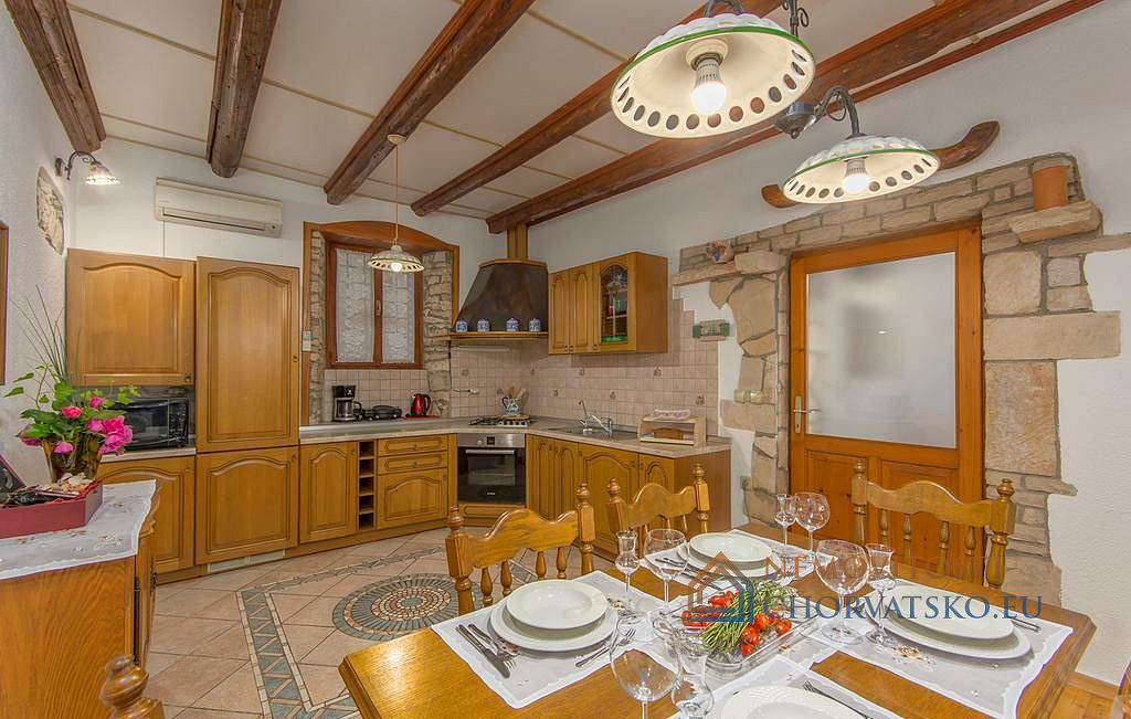 Prodej domu 148 m² s pozemkem 500 m² - Widok 6