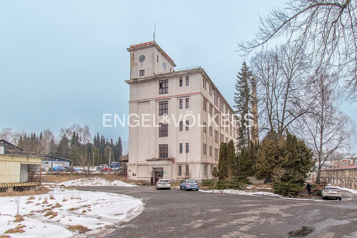 Pronájem skladovacích prostor 1 040 m²