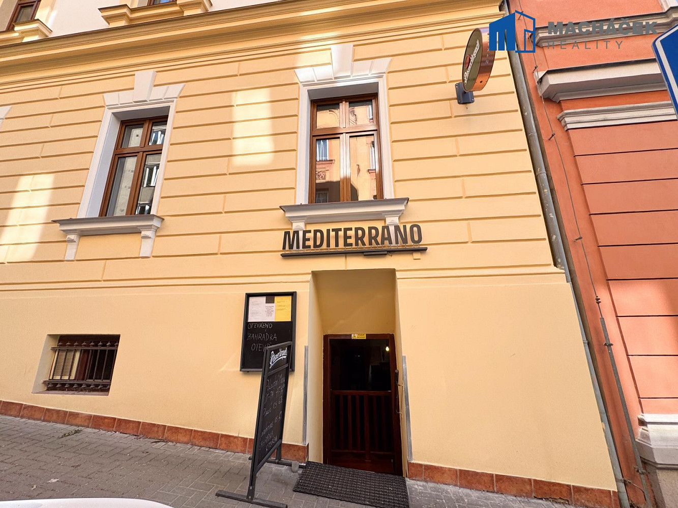 K pronájmu sklepní prostory se zahradou v centru Ústí nad Labem (360 m²), ulice Horova 1389/12.