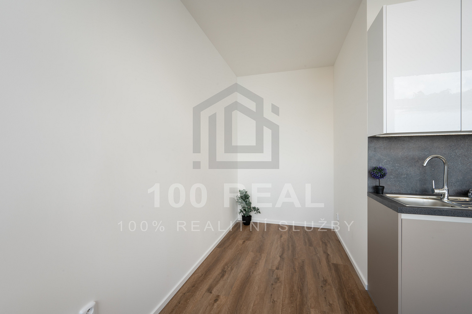 Pronájem bytu 1+kk 27 m² – pohled 5