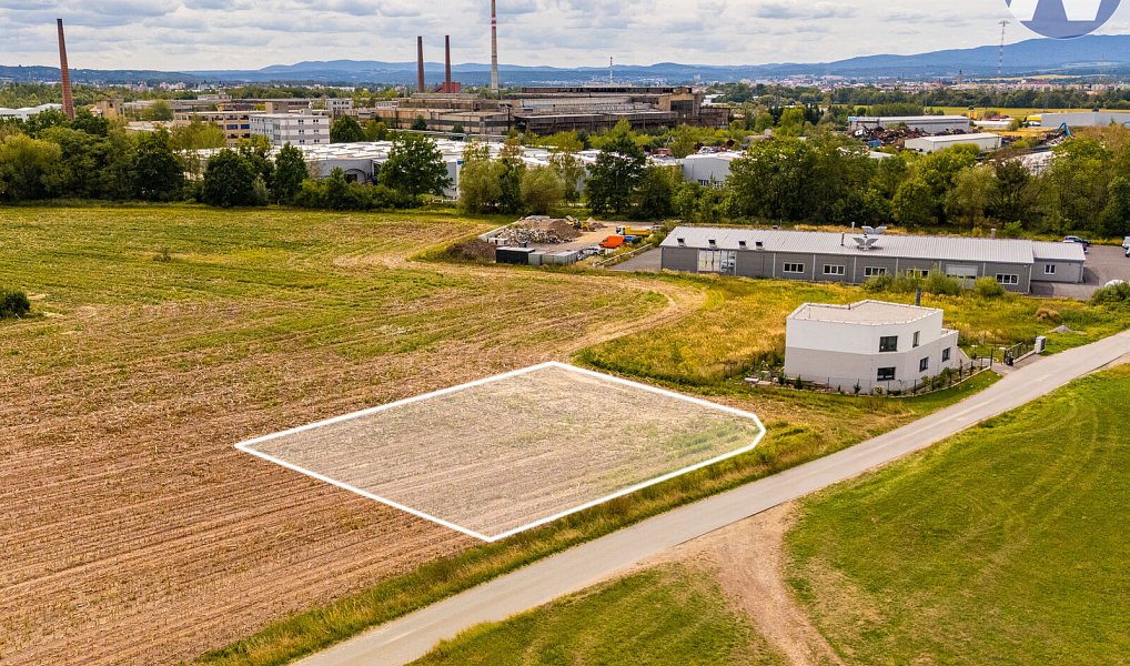 Prodej komerčního pozemku 1 700 m², Úsilné – náhled fotky 3