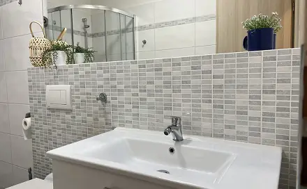 Pronájem bytu 1+kk 29 m², Na Okrouhlíku, Pardubice - Bílé Předměstí