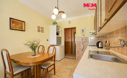 Prodej bytu 3+1 75 m², Nádražní, Velké Pavlovice, okres Břeclav