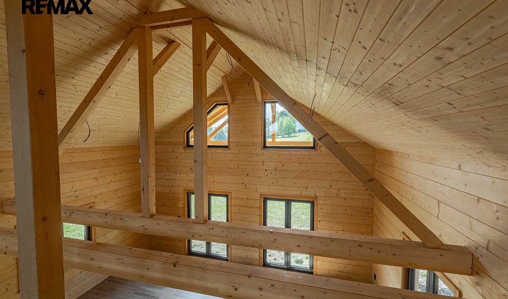 Prodej domu 153 m² s pozemkem 1 087 m², Vacov – náhled fotky 15