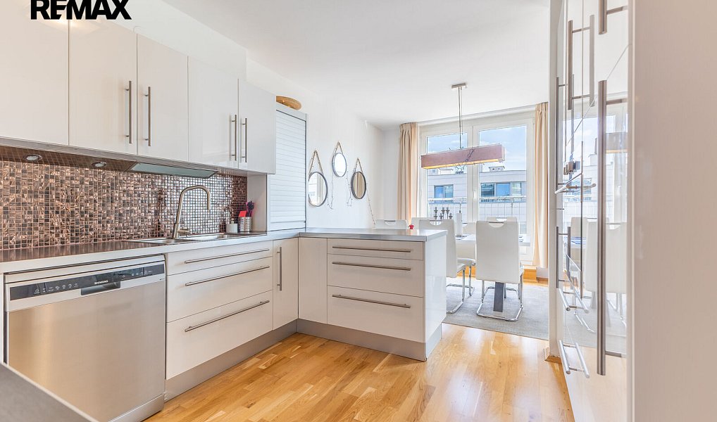 Prodej bytu 3+kk 110 m², Praha – náhled fotky 3