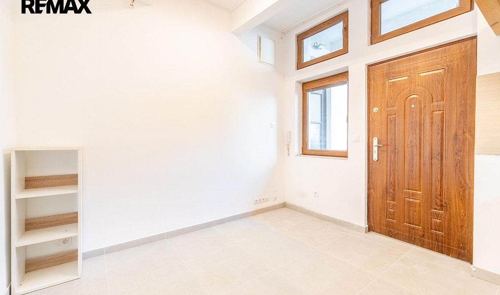 Prodej obchodních prostor 19 m², Praha – náhled fotky 2