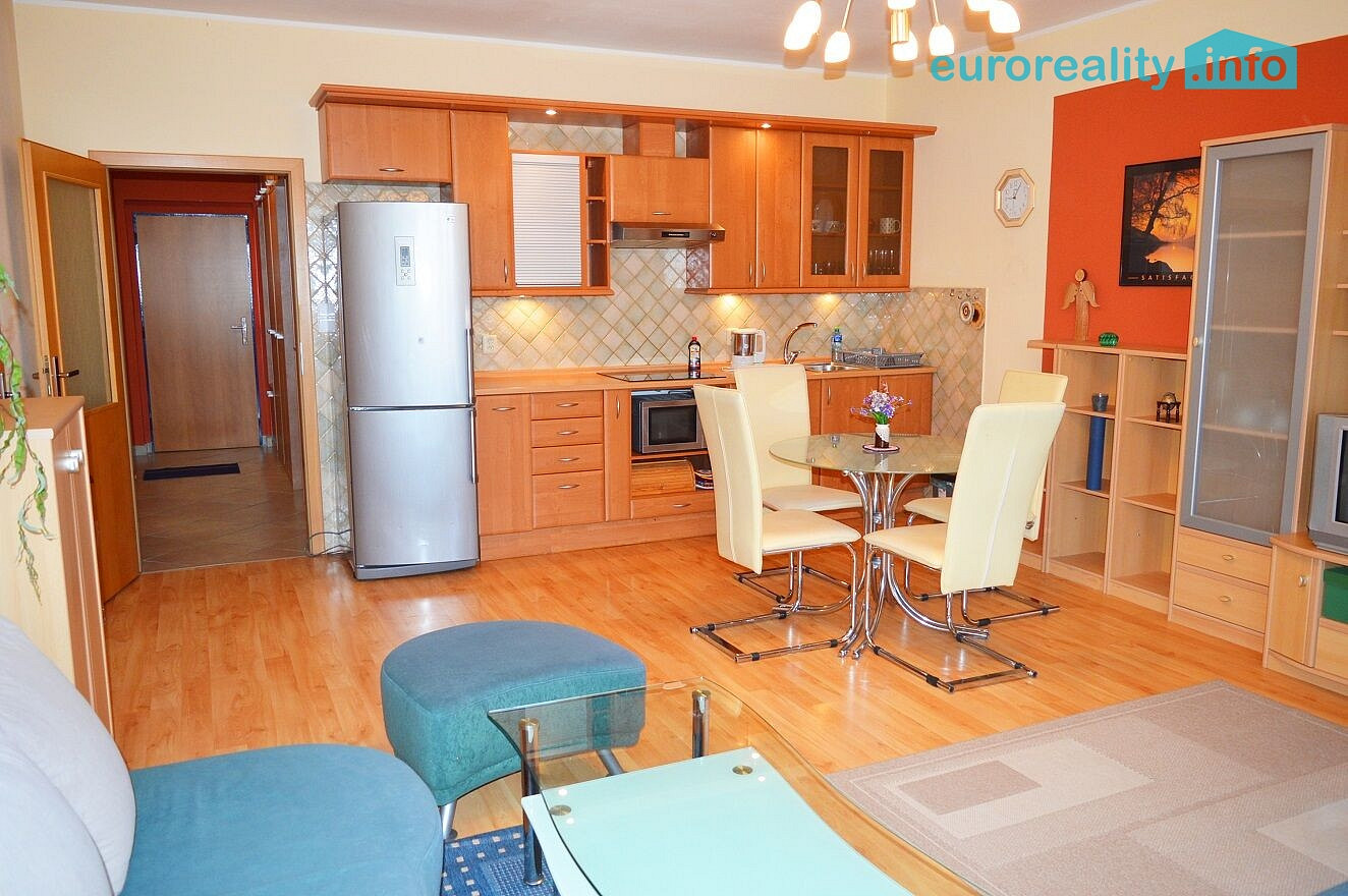 Pronájem bytu 2+kk 59 m² – fotografie 3