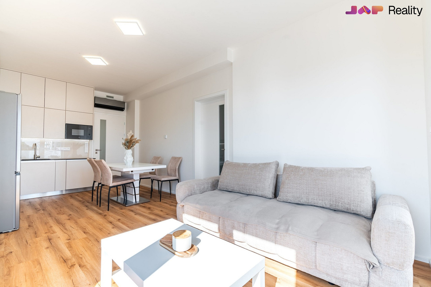 Pronájem bytu 2+kk 54 m² – fotografie 2