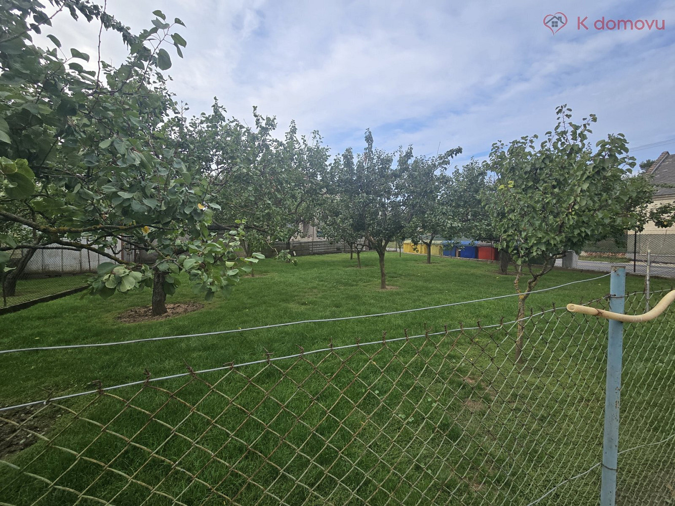 Prodej stavebního pozemku 900 m² – fotografie 4