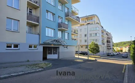 Prodej garážového stání, 12 m2, vjezd Velké kunratické Praha 4 - Kunratice, Velké Kunratické, Praha 4 - Kunratice