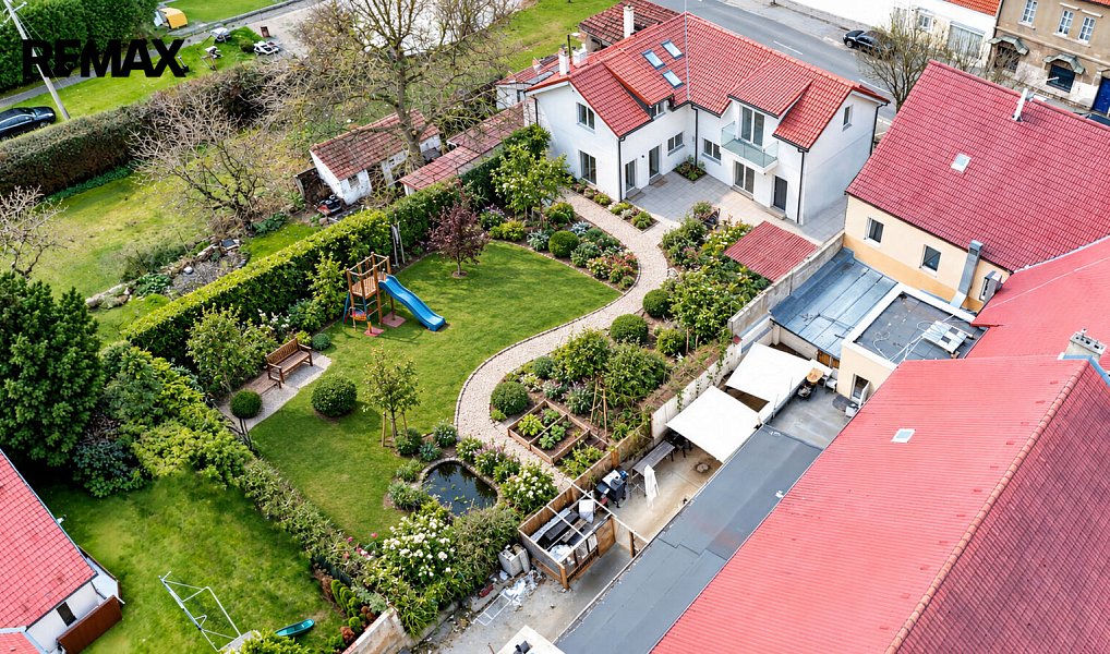 Prodej domu 244 m² s pozemkem 849 m², Praha – náhled fotky 8