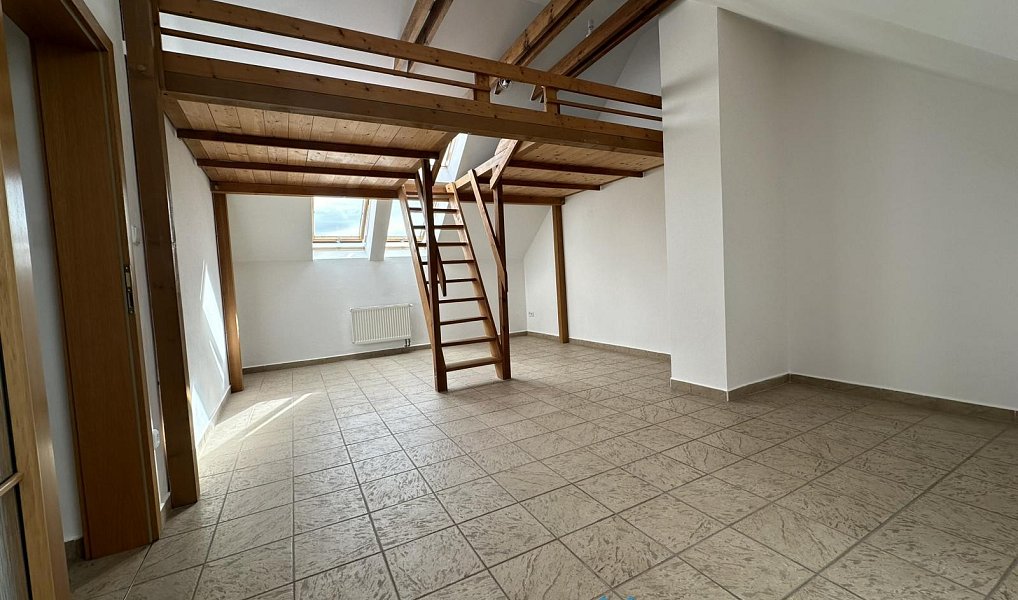 Pronájem bytu 3+1 130 m², Znojmo – náhled fotky 12
