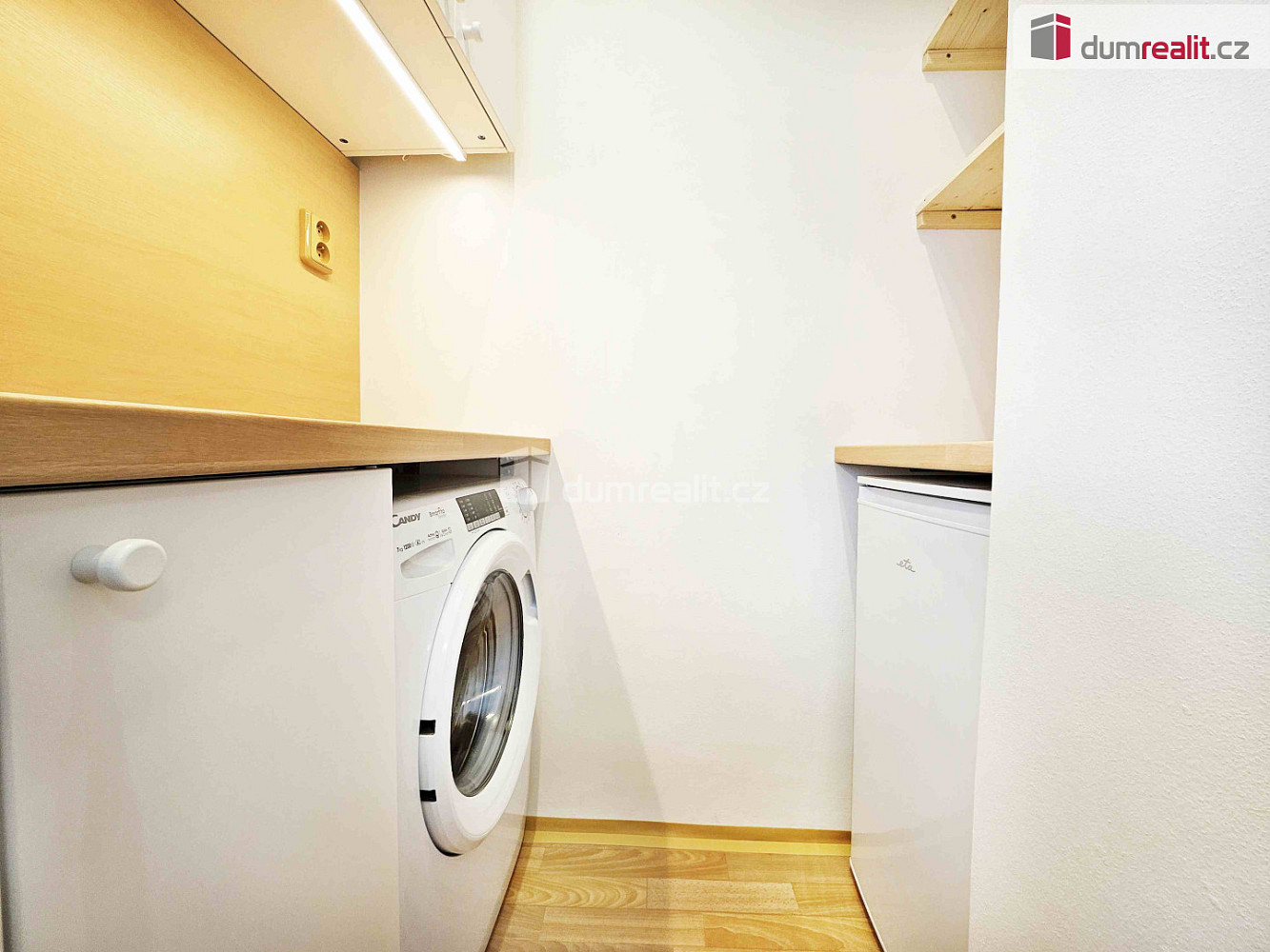 Pronájem bytu 1+kk 21 m² – fotografie 3