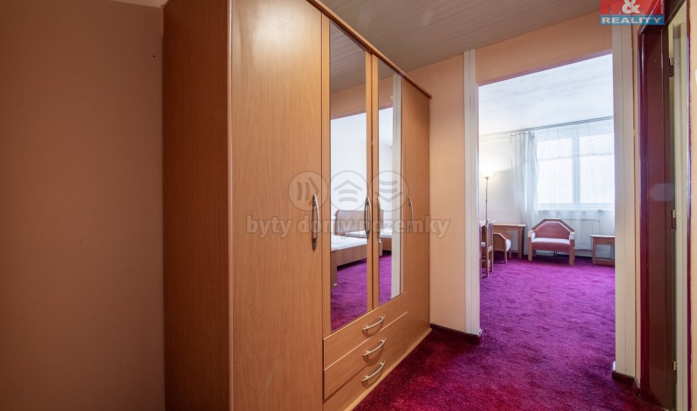 Prodej výrobních prostor 1 873 m², Rovná – náhled fotky 12