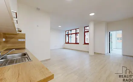 Prodej bytu 2+kk 80 m², Karlovo nám., Třebíč - Vnitřní Město
