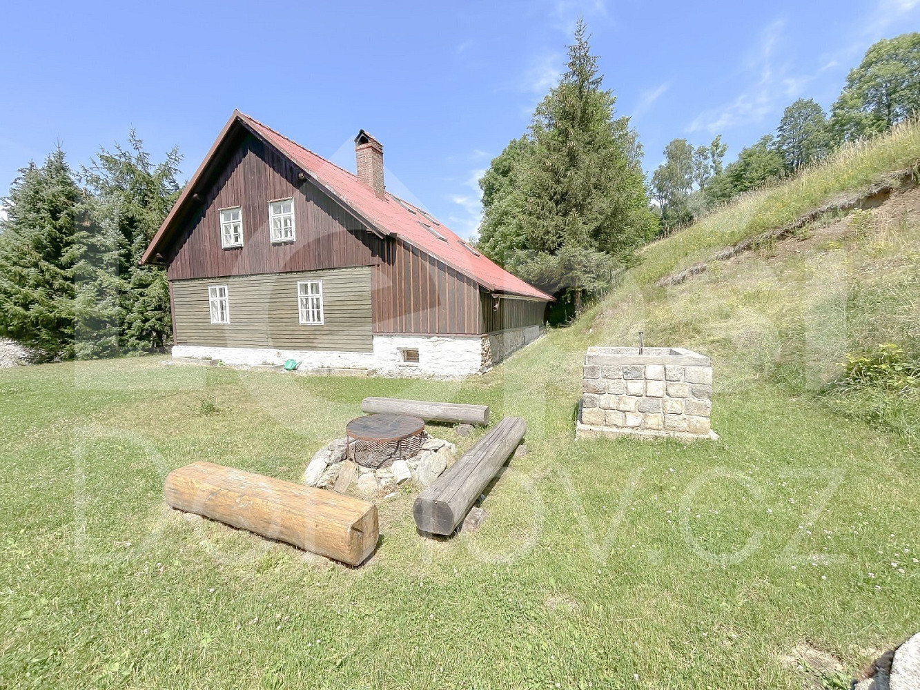 Prodej domu 225 m² s pozemkem 4 265 m²
