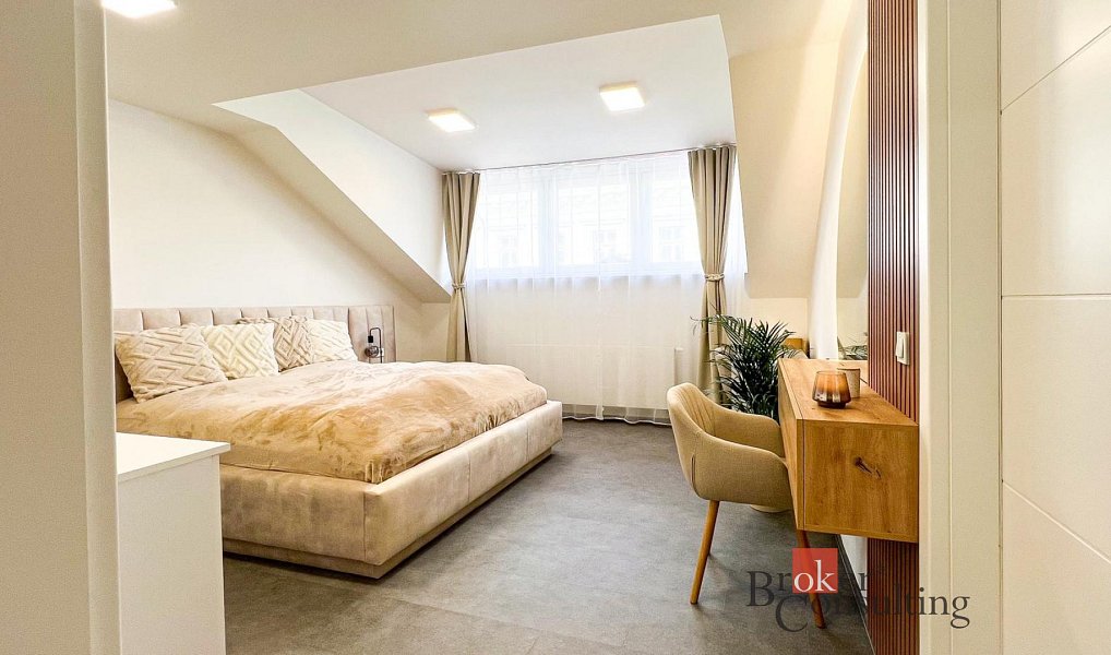 Pronájem bytu 2+kk 74 m², Praha – náhled fotky 11