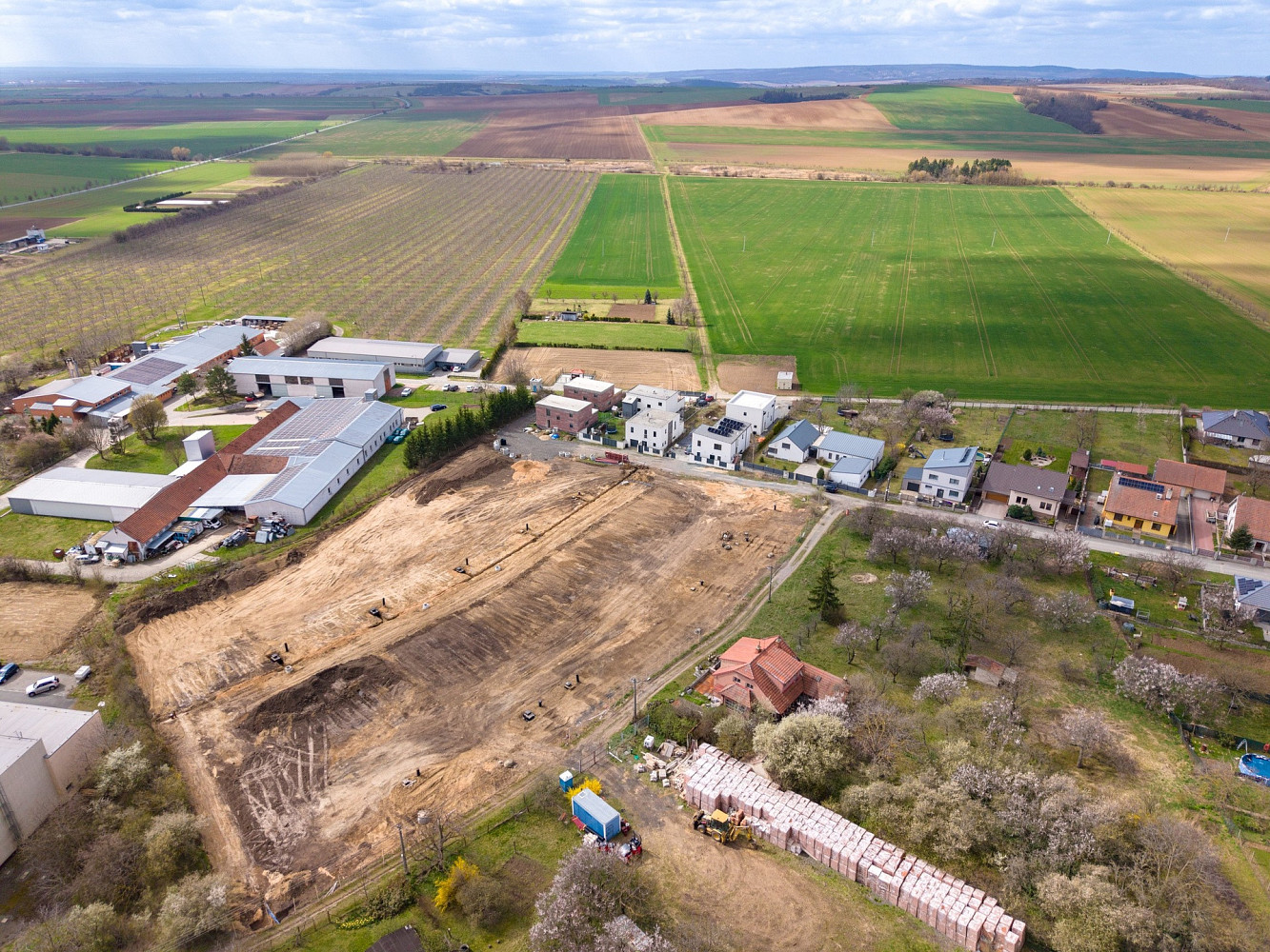 Prodej stavebního pozemku 762 m² – pohled 3