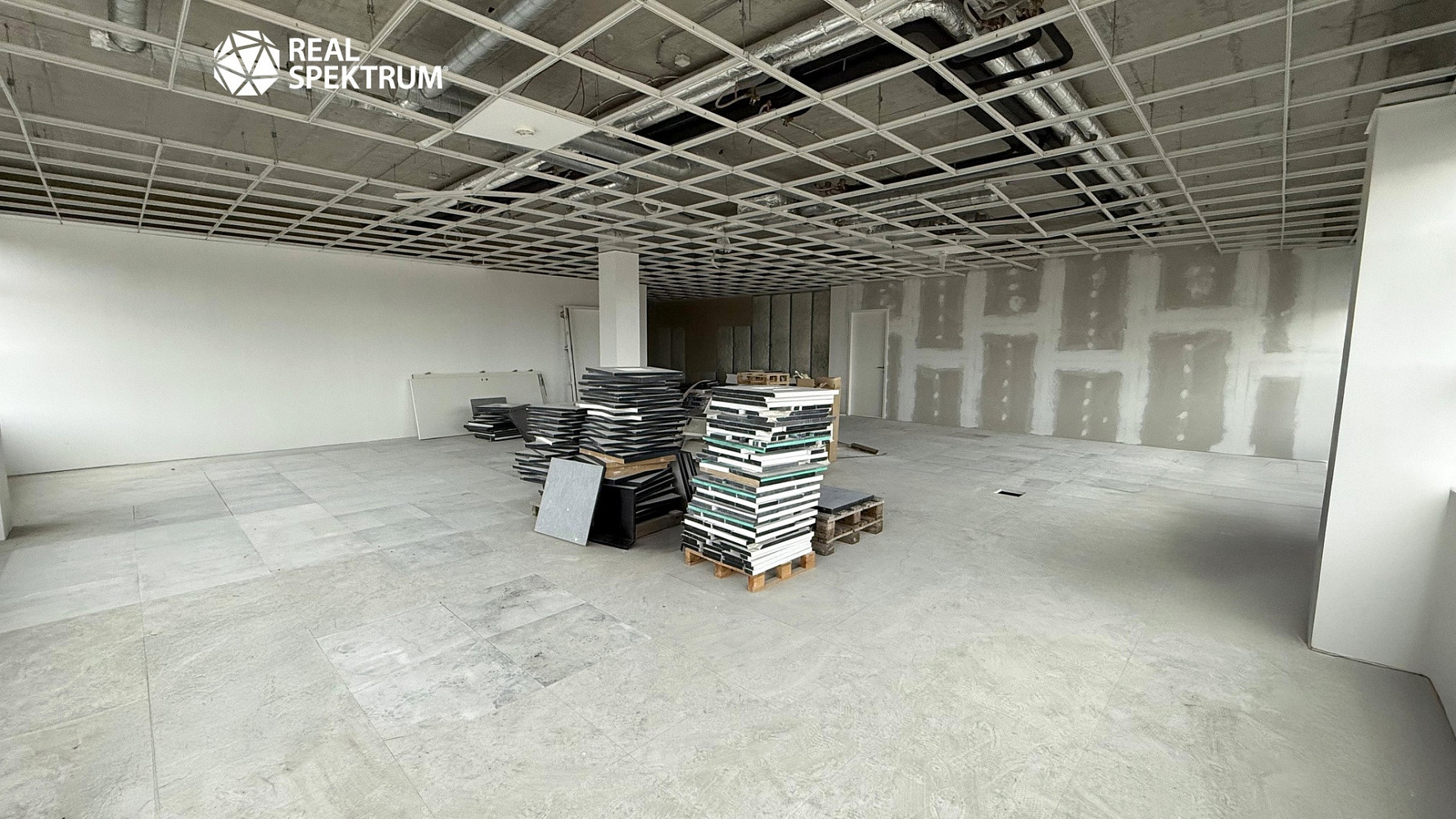 Pronájem kanceláře 180 m² – fotografie 3