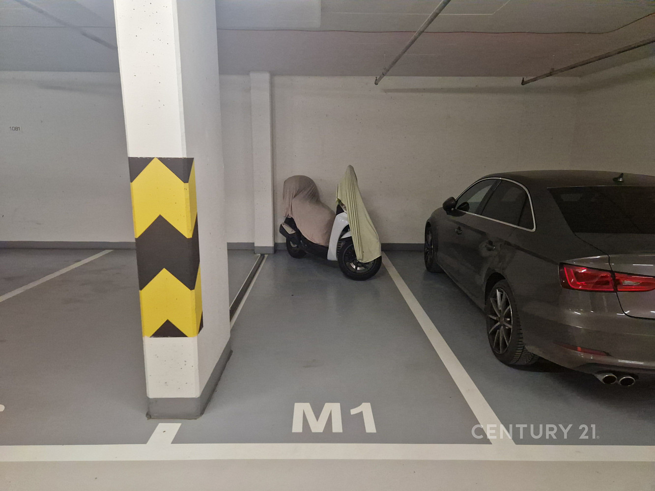 Garážové stání pro motorku 8m2, Modřany