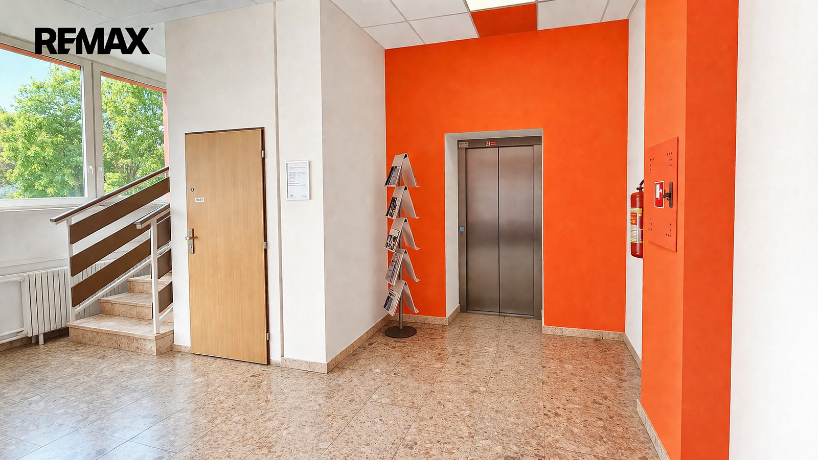 Pronájem kanceláře 26 m² — photo 2