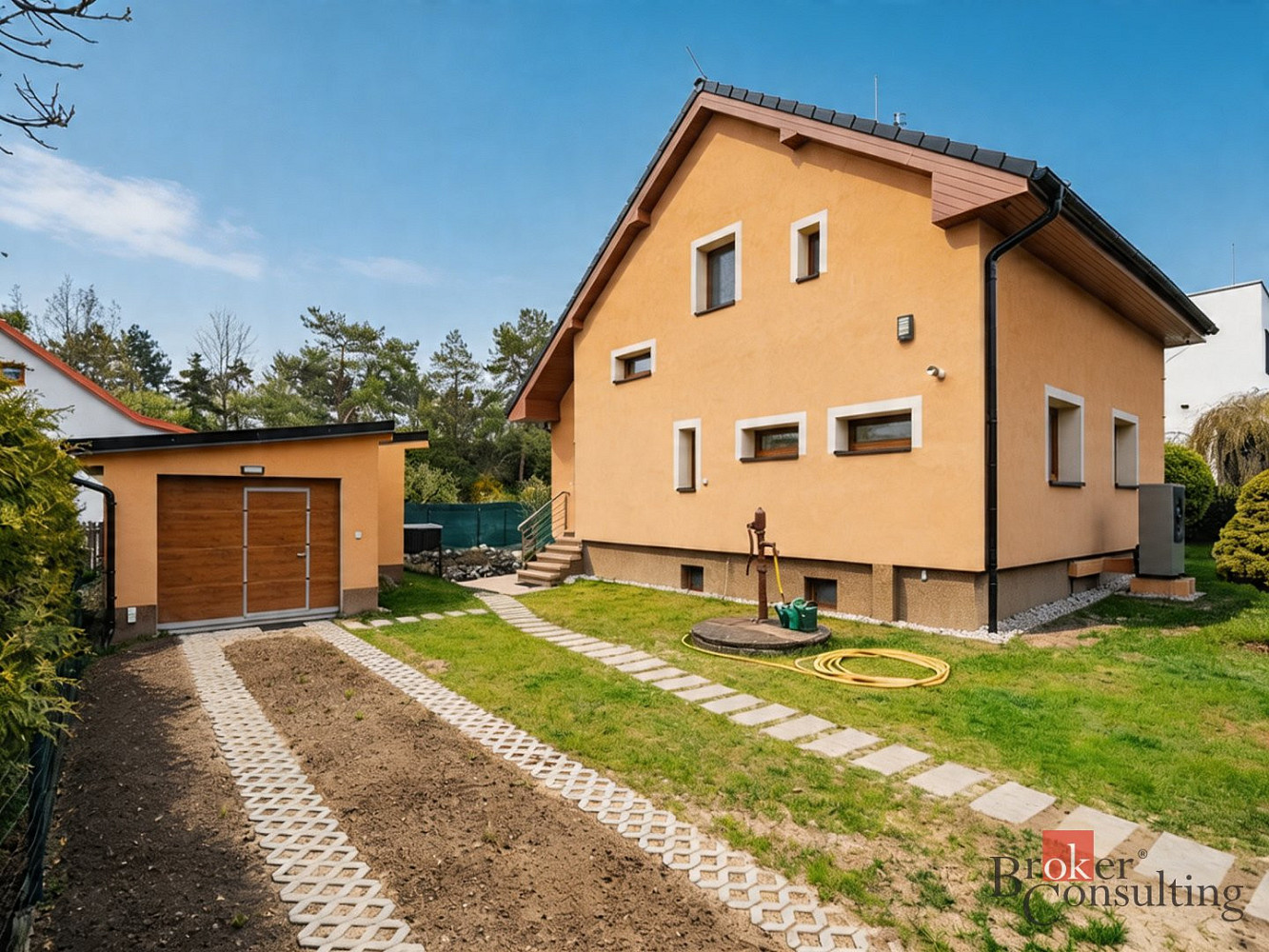 Prodej domu 268 m² s pozemkem 708 m² – pohled 4