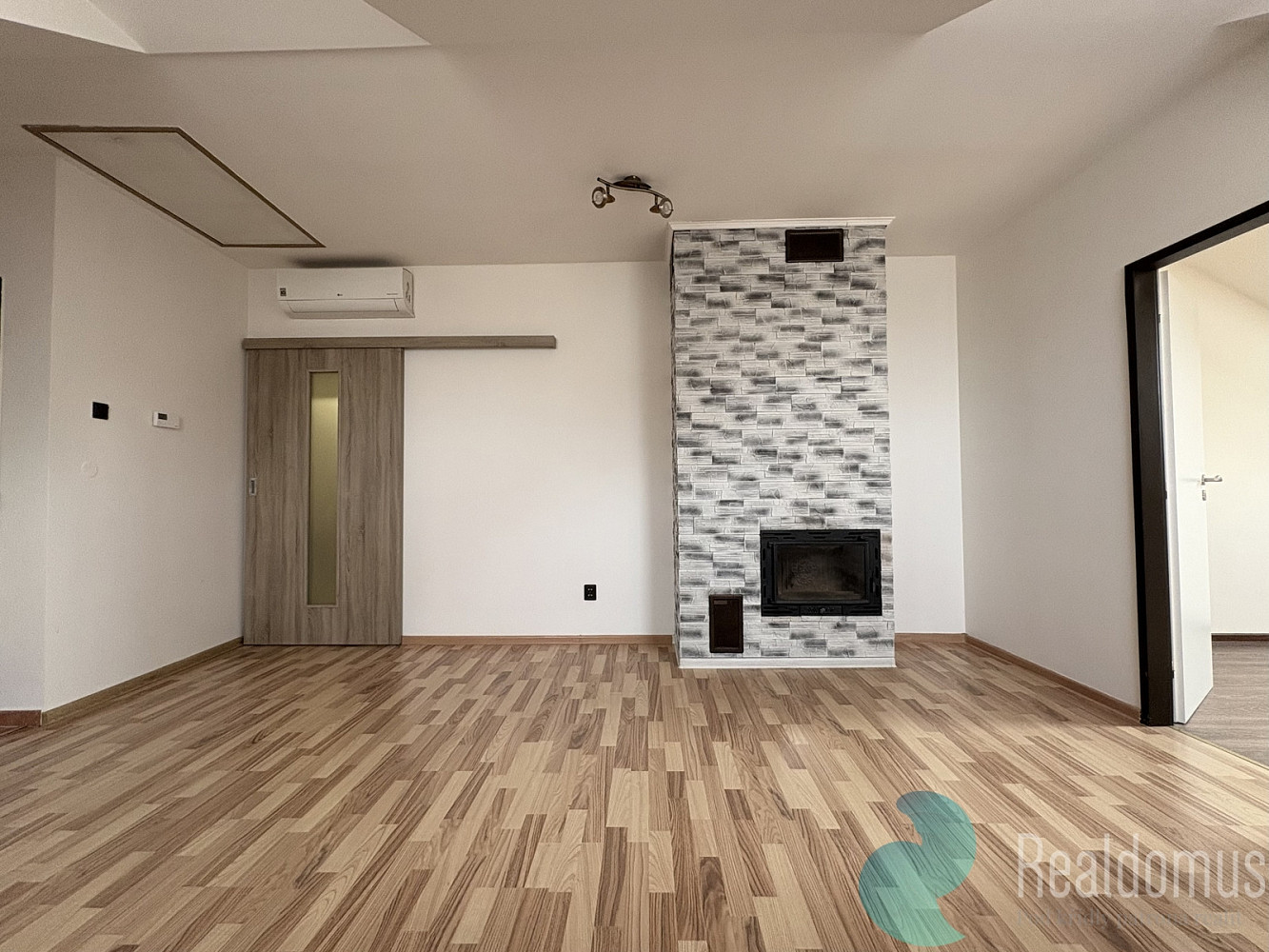 Pronájem bytu 2+kk 57 m² — photo 4