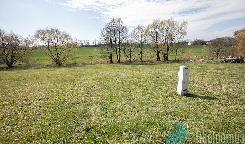 Prodej stavebního pozemku 1 892 m², Struhařov – náhled fotky 2