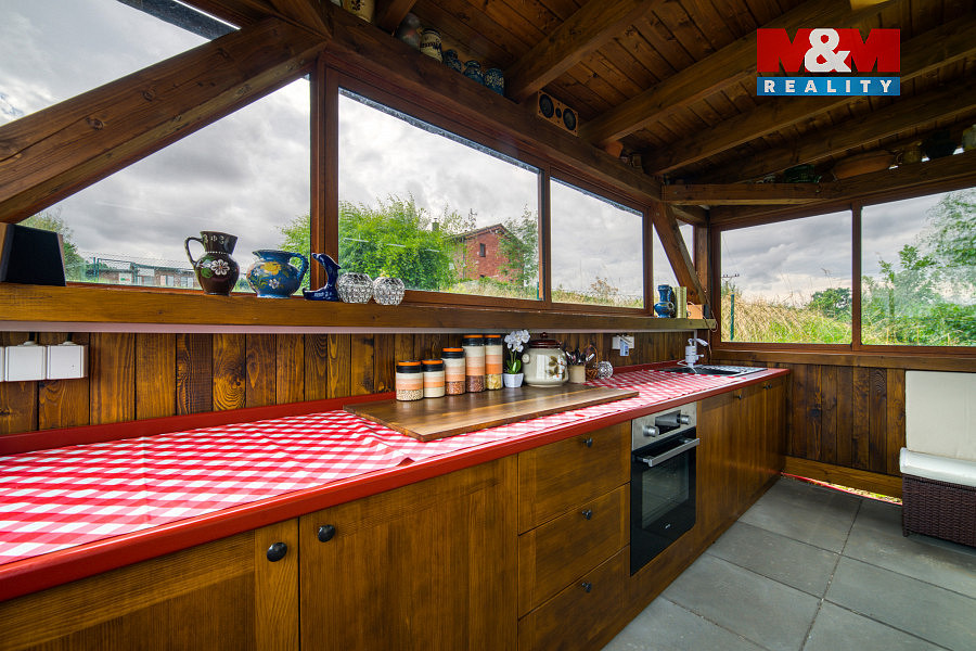 Prodej stavebního pozemku 587 m² – další