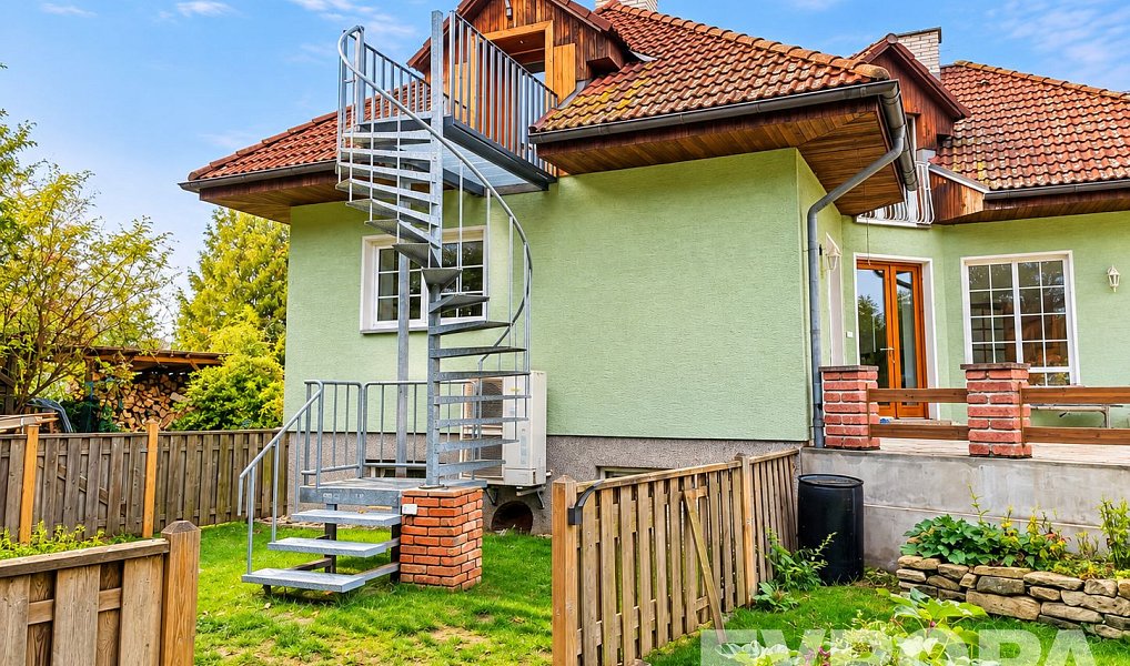 Pronájem bytu 2+kk 100 m², Libčany – fotka 1 z 14