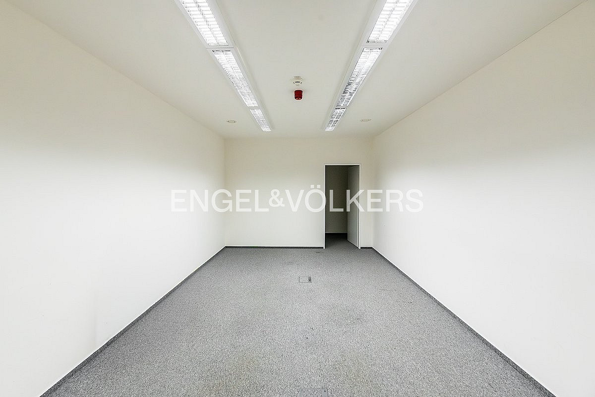 Pronájem kanceláře 152 m² – fotografie 5