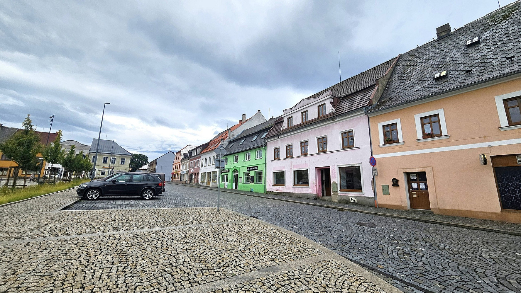 Pronájem obchodních prostor 150 m²